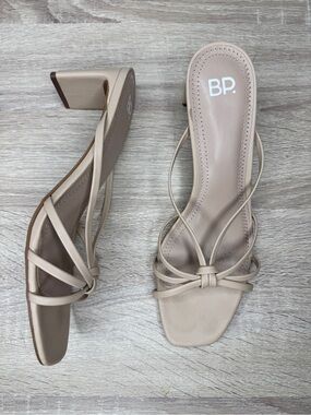 BP Beige Strappy Knot Square-Toe Heeled Sandals Size 8